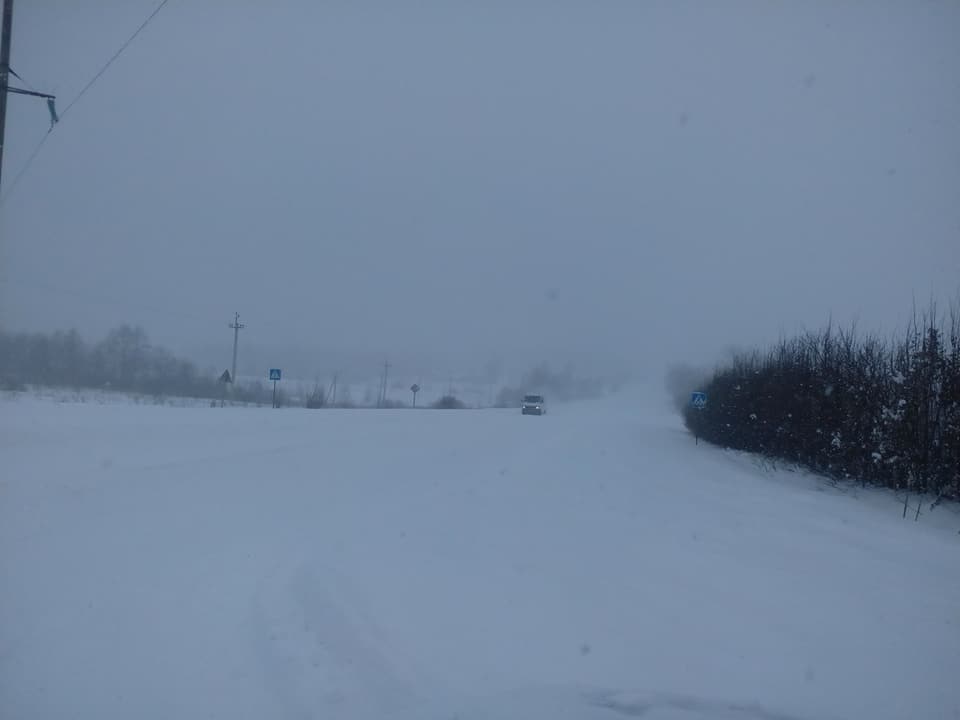 Головний дорожник Прикарпаття розповів про стан доріг після снігопаду