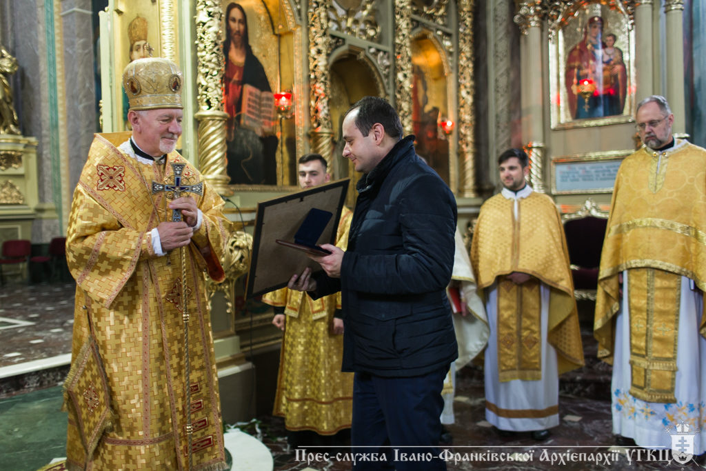 Церква нагородила Руслана Марцінківа почесною ювілейною медаллю (фоторепортаж)