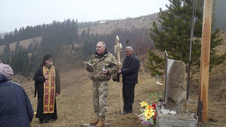 На Верховинщині вшанували пам'ять земляків, які полягли на війні з Росією: фоторепортаж