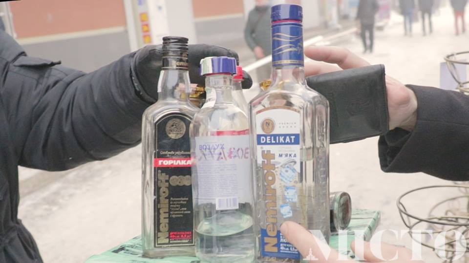 В Івано-Франківську Муніципальна варта бореться із незаконною торгівлею алкогольним фальсифікатом (відео)