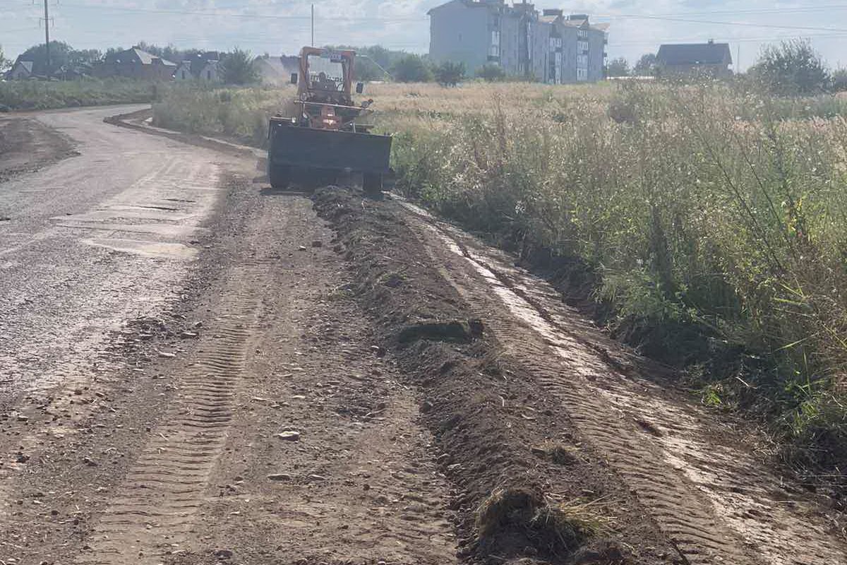 На околиці Івано-Франківської ОТГ ремонтують ще одну дорогу ФОТО