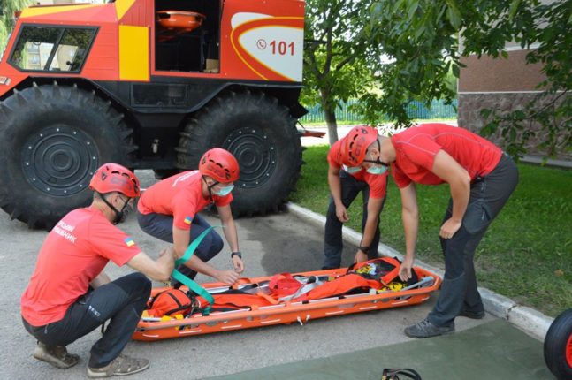 Прикарпатські гірські рятувальники показали оновлену техніку та спорядження ФОТО
