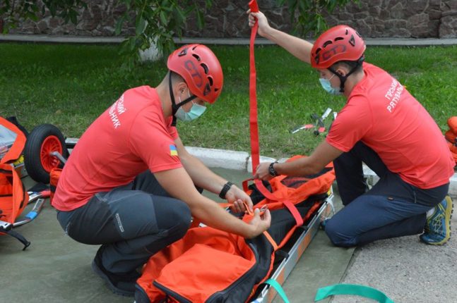Прикарпатські гірські рятувальники показали оновлену техніку та спорядження ФОТО