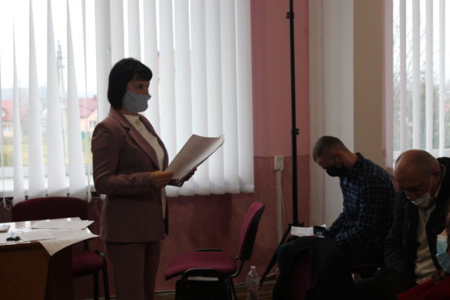 У Дзиняцькій громаді перша сесія супроводжувалась криками на скандалами ФОТО