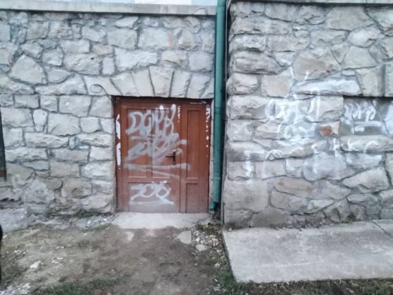 У Калуші вандали понищили стіни "Мінералу" ФОТО