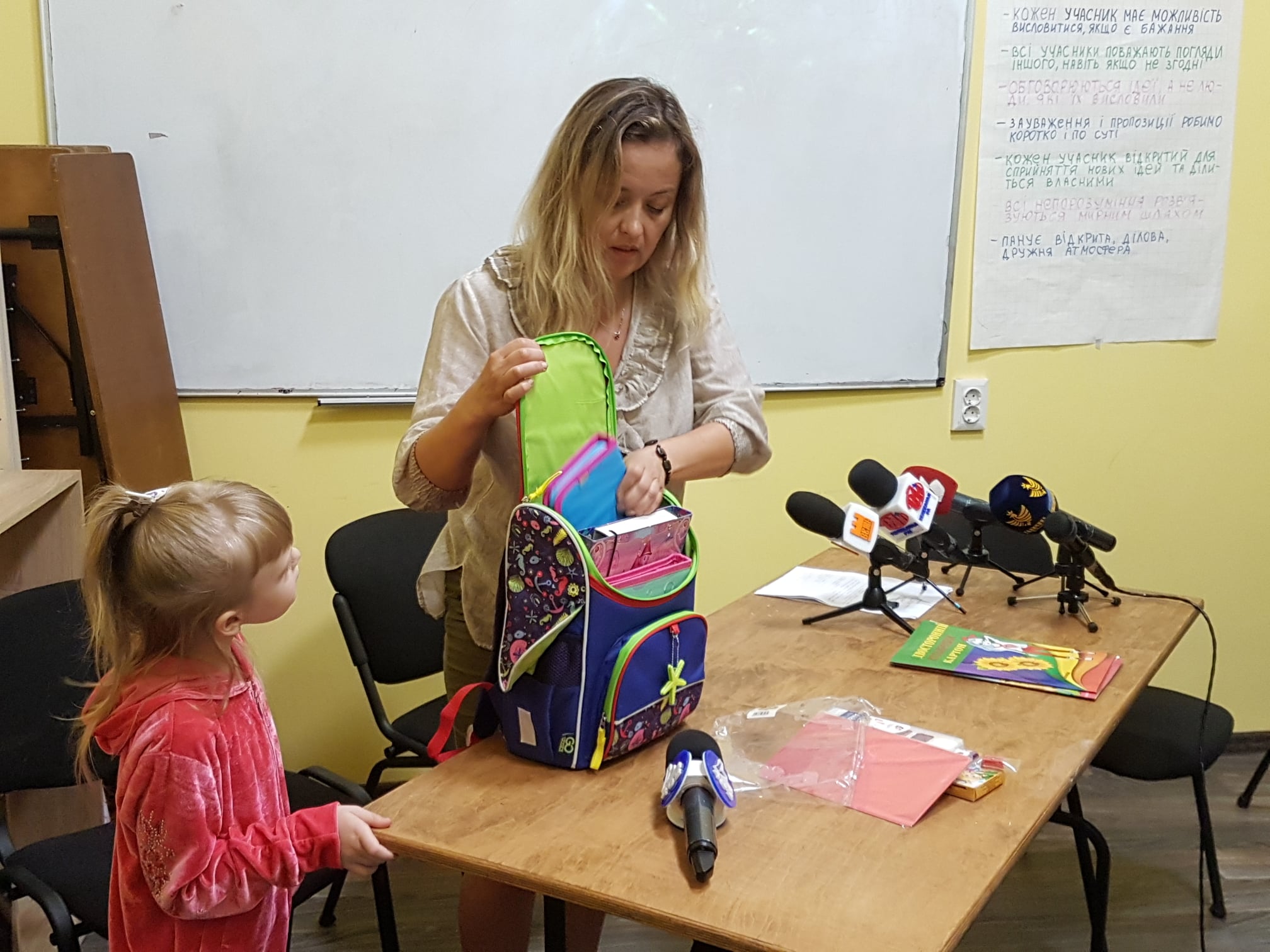 Як франківський "Карітас" допомагає збирати дітей із малозабезпечених родин до школи ФОТО