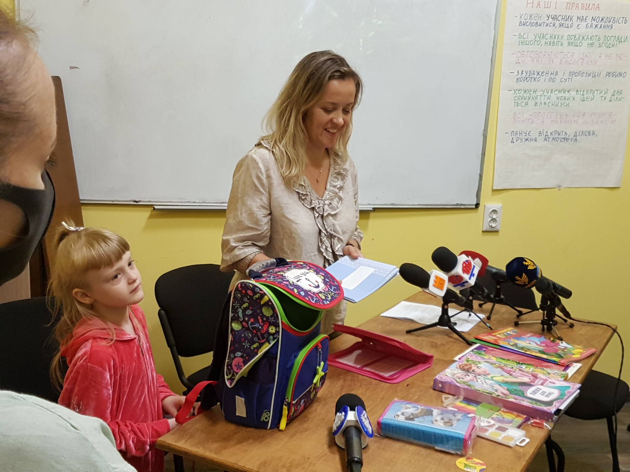 Як франківський "Карітас" допомагає збирати дітей із малозабезпечених родин до школи ФОТО