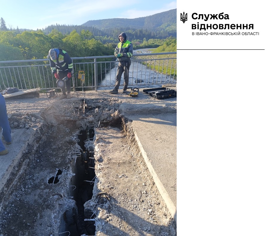 Дорожники ремонтують міст на Франківщині