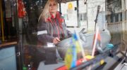 Жінки водитимуть міські автобуси: у Мінвідновлення запускають пілотний проєкт