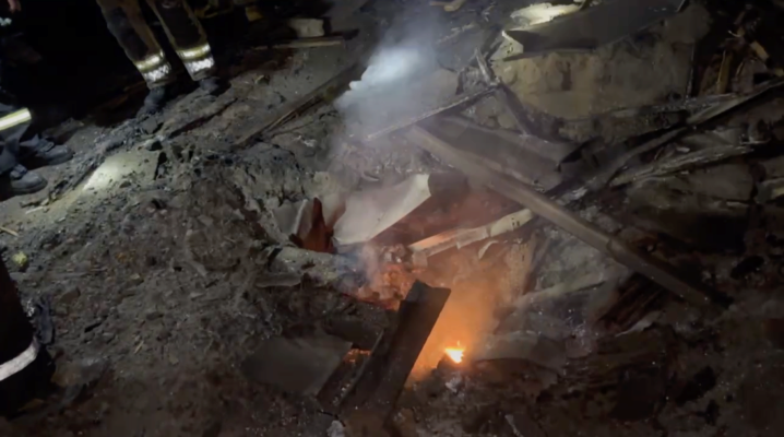 Постраждалий у комі, місто без електрики і води: росіяни вночі атакували Конотоп