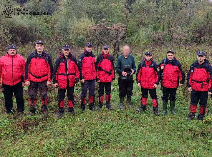 Майже дві доби провів у лісі: рятувальники розшукали надвірнянця