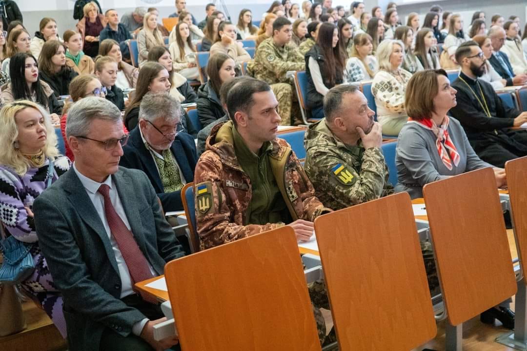 Військовослужбовці Івано-Франківського ТЦК та СП писали Радіодиктант єдності