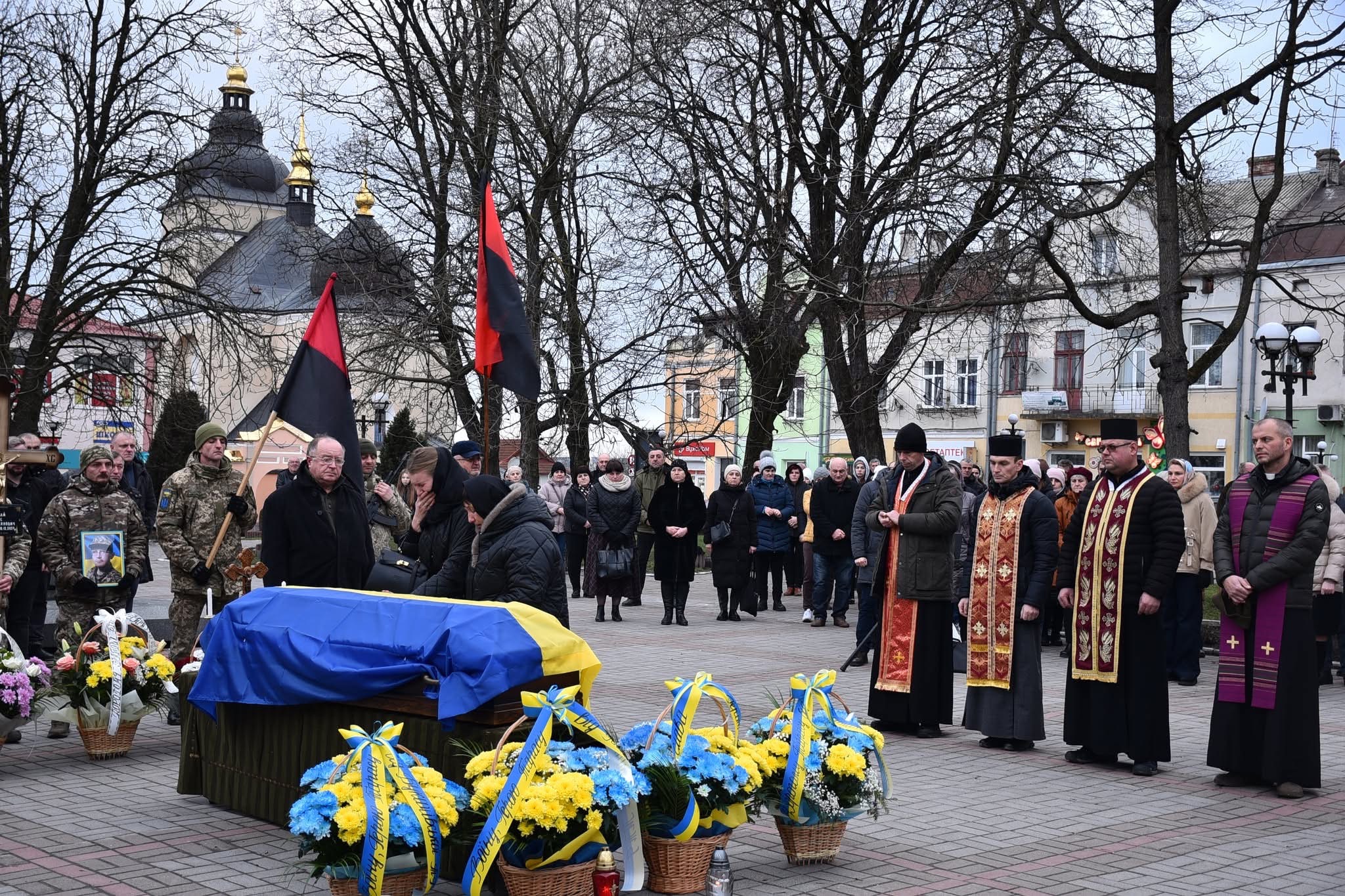 Рогатинщина зустріла загиблого на війні Героя Тараса Гайдея