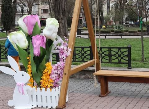 У місті пошкодили великодні фотозони, створені дітьми