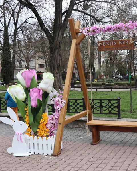 У місті пошкодили великодні фотозони, створені дітьми