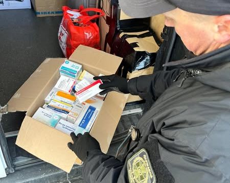 Замість сувенірів – наркотики: прикордонники перехопили велику вартію пігулок