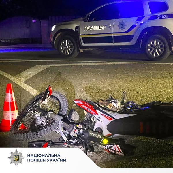 Наїзд на пішохода та зіткнення мотоцикла з евакуатором: ДТП на Івано-Франківщині