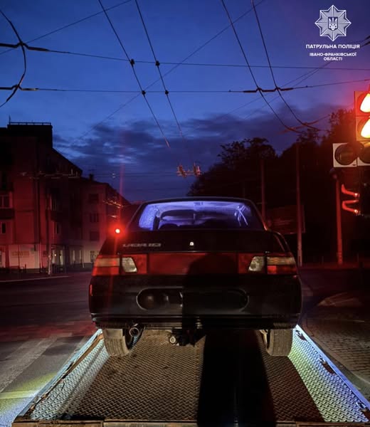 П’яний за кермом і без документів: патрульні зупинили порушника, який тікав від поліції