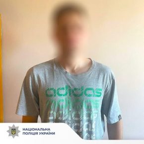 У Франківську чоловік пошкодив скульптуру на Княгинина: поліція встановила порушника