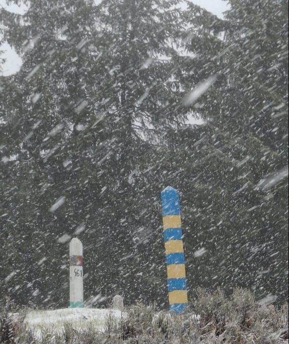 Зима — за два тижні до літа: прикордонники показали погодну ситуацію на кордоні з Румунією