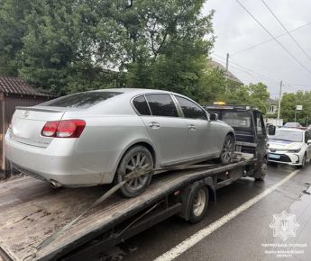 Порушив ПДР, був із ознаками сп’яніння та без посвідчення водія: на правопорушника склали адмінматеріали