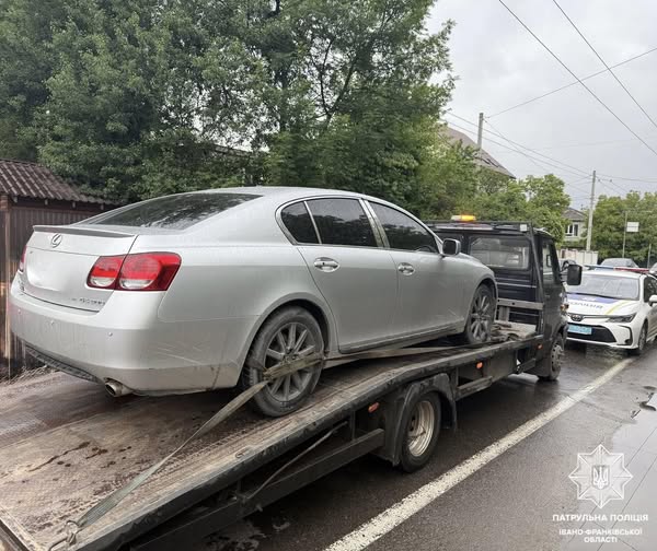 Порушив ПДР, був із ознаками сп’яніння та без посвідчення водія: на правопорушника склали адмінматеріали