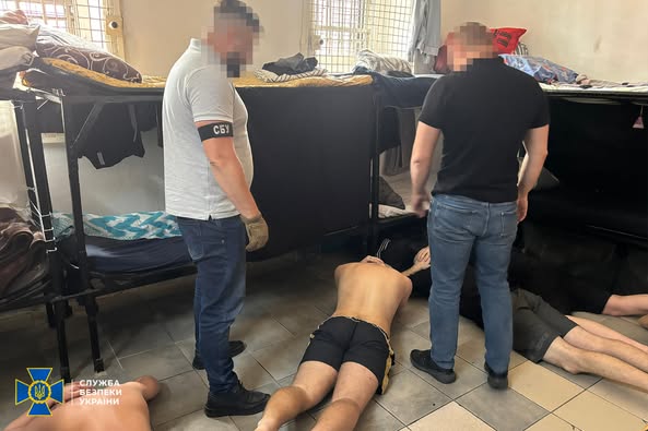 В Івано-Франківську СБУ та поліція зірвали спробу кримінального авторитета «збирати данину» з ув’язнених