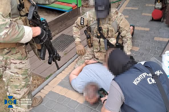 Схема на мільйони: екскерівництво паспортного сервісу "Документ" підозрюють у привласненні 21 млн грн