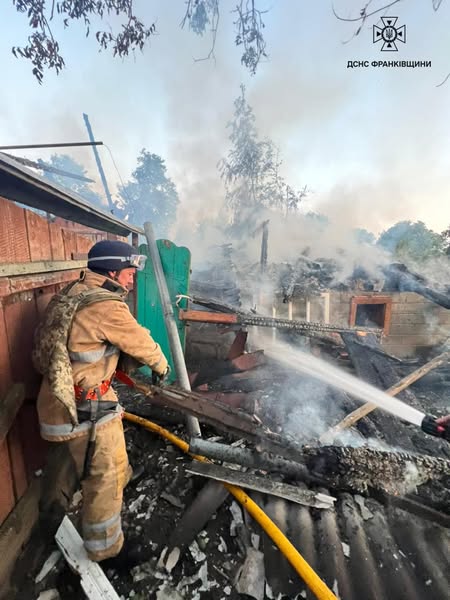 Внаслідок нічної атаки на Івано-Франківщині поранено чотирьох людей, серед них — дитина